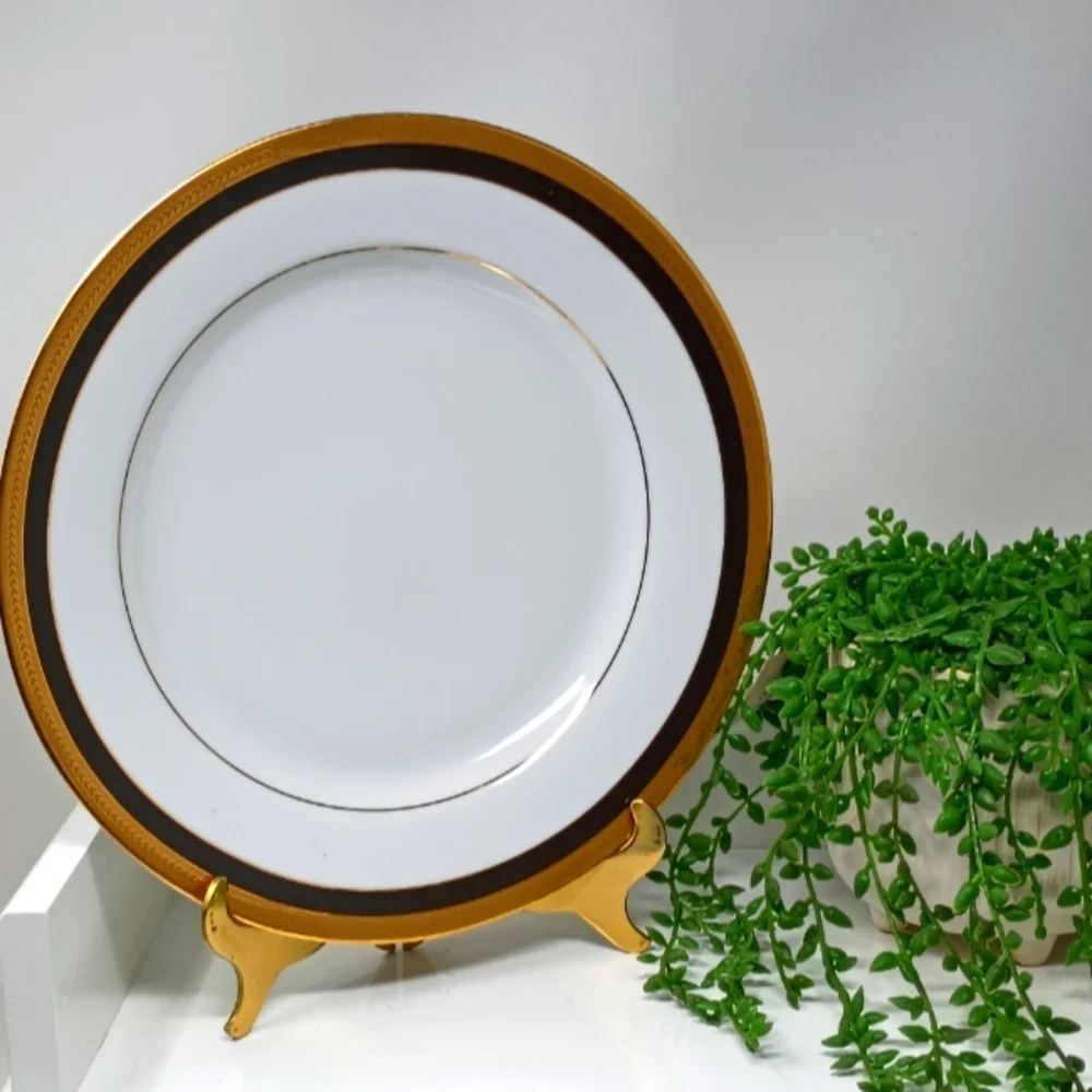 10 Strawberry Street, Sahara Black Porcelain 10.5inch Dinner Plate.